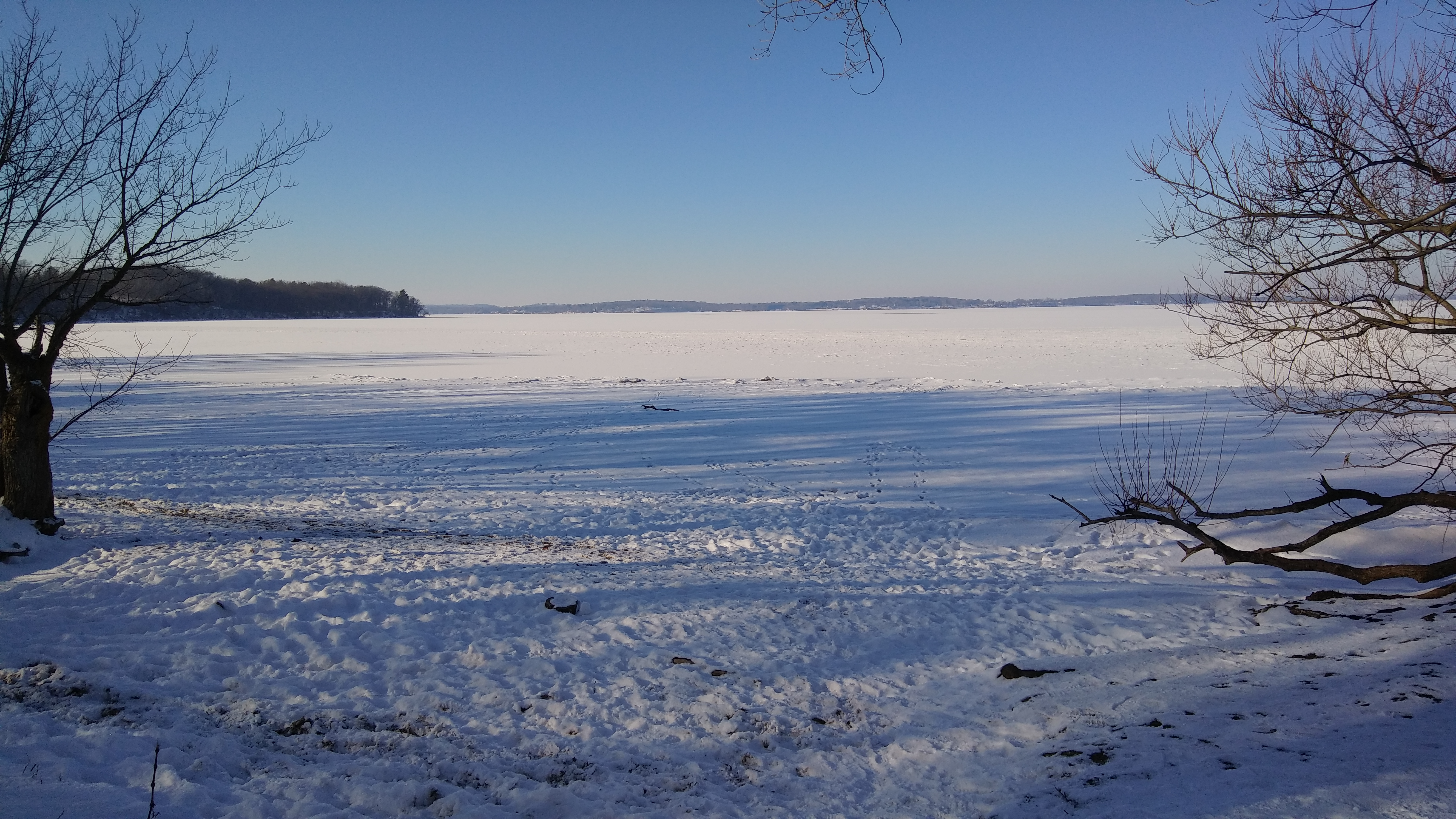 Toward North Shore of Lake Mendota 2021-01-05 North from the Path to Picnic Points on January 5, 2021